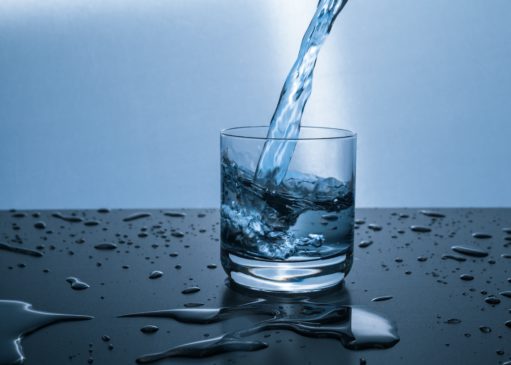 Wasser aus einem Wasserfilter
