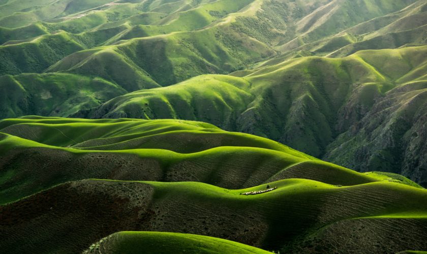Sind Wasserfilter nachhaltig? - Ein Bild von grünen Bergen in China.